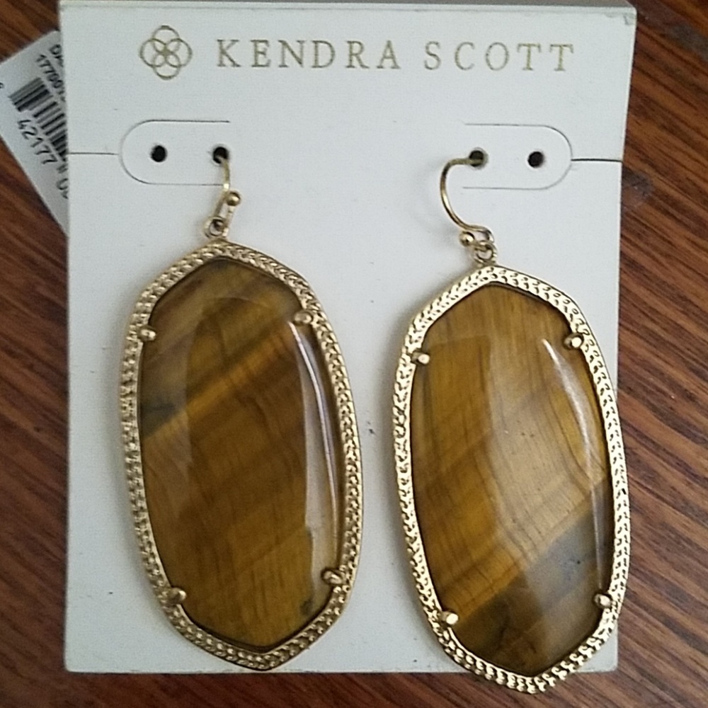Kendra Scott danielle earrings